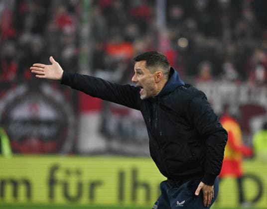 Soccer 2 Bundesliga Season 2025 26 1 FC Kaiserslautern 08 11 2025 Fritz Walter Stadion 1 FC Kaiserslautern fck Hertha BSC Berlin hertha Coach Stefan LEITL Hertha BSC Berlin 1 FC Kaiserslautern
