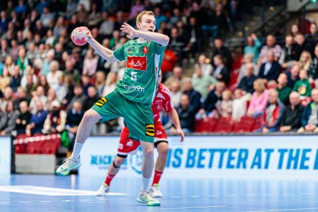 Florian Kranzmann GWD Minden, 05 on seven-meter 7-meter throw GER, GWD Minden vs MT Melsungen, Handball, 1 Bundesliga, Matchday 11, Season 2025 2026, 08 11 2025 GER, GWD Minden vs MT Melsungen, Handball, 1 Bundesliga, Matchday 11, Season 2025 2026, 08 11 2025 Luebbecke Copyright: xEibner-Pressefoto JanxRollingerx EP_JSK