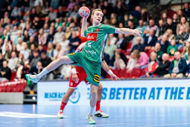 Florian Kranzmann GWD Minden, 05 on seven-meter 7-meter throw GER, GWD Minden vs MT Melsungen, Handball, 1 Bundesliga, Matchday 11, Season 2025 2026, 08 11 2025 GER, GWD Minden vs MT Melsungen, Handball, 1 Bundesliga, Matchday 11, Season 2025 2026, 08 11 2025 Luebbecke Copyright: xEibner-Pressefoto JanxRollingerx EP_JSK