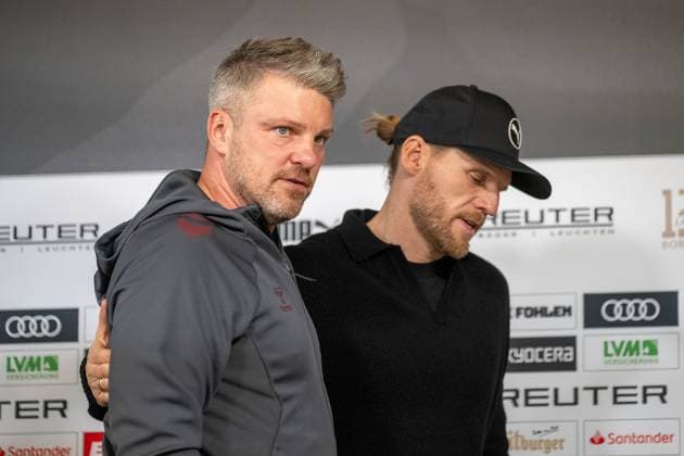 08 11 2025, Soccer 1 Bundesliga, Season 2025 2026, Matchday 10, Borussia Moenchengladbach 1 FC Koeln at Borussia Park in Moenchengladbach Lukas Kwasniok 1 FC Koeln, Coach and Eugen Polanski Borussia Moenchengladbach, Coach leaving the press conference after the match Important note According to the regulations of the DFL German Football League and the DFB German Football Association, it is prohibited to use or have used photographs taken in the stadium and or of the match in the form of sequential images and or video-like photo series Foto Kirchner Media Thomas Haesler Copyright: xKirchner-Media ThomasxHaeslerx