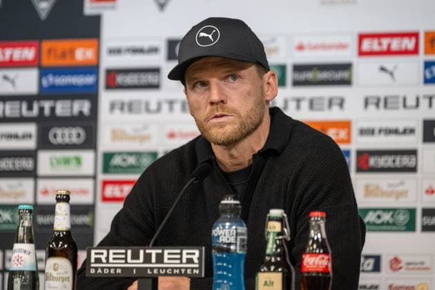 08 11 2025, Soccer 1 Bundesliga, Season 2025 2026, Matchday 10, Borussia Moenchengladbach 1 FC Koeln at Borussia Park in Moenchengladbach Eugen Polanski Borussia Moenchengladbach, Coach at the press conference after the match Important notice According to the regulations of the DFL German Football League and the DFB German Football Association, it is prohibited to to utilize or have utilized photographs taken in the stadium and or of the match in the form of sequential images and or video-like photo series Foto Kirchner Media Thomas Haesler Copyright: xKirchner-Media ThomasxHaeslerx