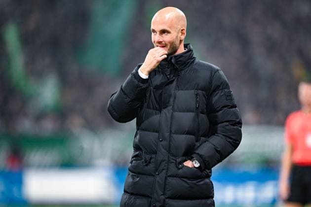 1 Bundesliga SV Werder Bremen VfL Wolfsburg on 07 11 2025 at Weserstadion in Bremen Coach Paul Simonis Wolfsburg dissatisfied, disappointed, disappointed, dejected MT