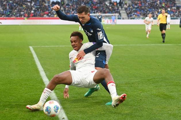 Robin HRANAC 1899 Hoffenheim , Action,duel against Assan QUEDRAOGO L Football 1 Bundesliga Season 2025 2026, 10 Matchday, Matchday10 TSG 1899 Hoffenheim RB Leipzig 3 1 on 08 11 2025 PreZero ARENA