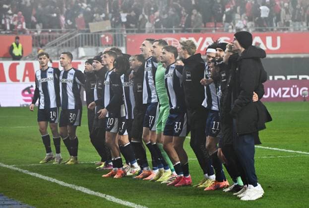 Soccer 2 Bundesliga Season 2025 26 1 FC Kaiserslautern 08 11 2025 Fritz Walter Stadion 1 FC Kaiserslautern fck Hertha BSC Berlin hertha 0 1 The Berliners in front of their fans 1 FC Kaiserslautern