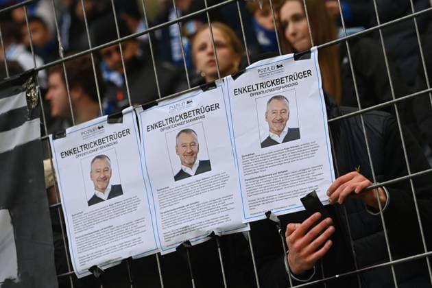 Hoffenheim fans, football fans, hang wanted posters of player consultant Roger WITTMANN on wanted posters, wanted poster, protest, grandchild fraudster Football 1 Bundesliga season 2025 2026, 10 matchday, matchday10 TSG 1899 Hoffenheim RB Leipzig 3 1 on 08 11 2025 PreZero ARENA