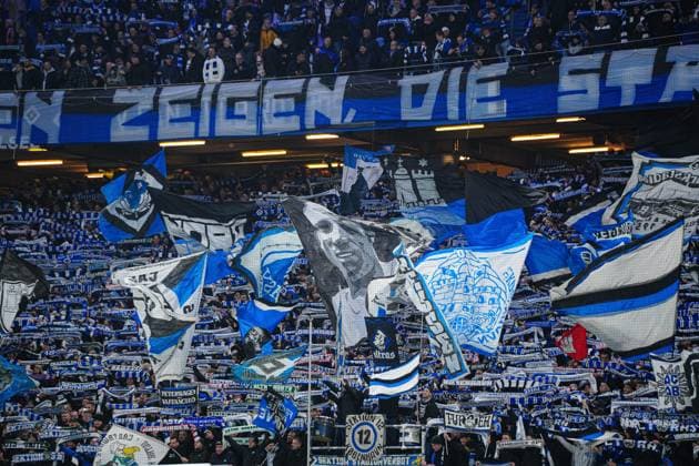 Fans Ultras Hamburger SV on Nordtribuene GER, Hamburger SV vs Borussia Dortmund, Football, 1 Bundesliga, Matchday 10, Season 2025 2026, 08 11 2025 DFL REGULATIONS PROHIBIT ANY USE OF PHOTOGRAPHS AS IMAGE SEQUENCES AND OR QUASI VIDEO GER, Hamburger SV vs Borussia Dortmund, Football, 1 Bundesliga, Matchday 10, Season 2025 2026, 08 11 2025 Hamburg Copyright: xEibner-Pressefoto MarcelxvonxFehrnx EP_MFN