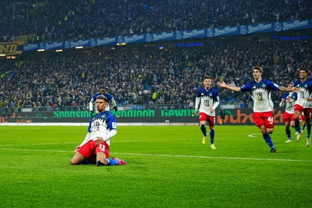 Goal celebration Ransford Yeboah Koenigsdoerffer Hamburger SV, 11 after goal to 1 1 GER, Hamburger SV vs Borussia Dortmund, Football, 1 Bundesliga, Matchday 10, Season 2025 2026, 08 11 2025 DFL REGULATIONS PROHIBIT ANY USE OF PHOTOGRAPHS AS IMAGE SEQUENCES AND OR QUASI VIDEO GER, Hamburger SV vs Borussia Dortmund, Football, 1 Bundesliga, Matchday 10, Season 2025 2026, 08 11 2025 Hamburg Copyright: xEibner-Pressefoto MarcelxvonxFehrnx EP_MFN