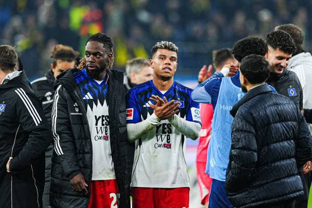 Jordan Torunarigha Hamburgr SV, 25 , Ransford Yeboah Koenigsdoerffer Hamburger SV, 11 GER, Hamburger SV vs Borussia Dortmund, Football, 1 Bundesliga, Matchday 10, Season 2025 2026, 08 11 2025 DFL REGULATIONS PROHIBIT ANY USE OF PHOTOGRAPHS AS IMAGE SEQUENCES AND OR QUASI VIDEO GER, Hamburger SV vs Borussia Dortmund, Football, 1 Bundesliga, Matchday 10, Season 2025 2026, 08 11 2025 Hamburg Copyright: xEibner-Pressefoto MarcelxvonxFehrnx EP_MFN