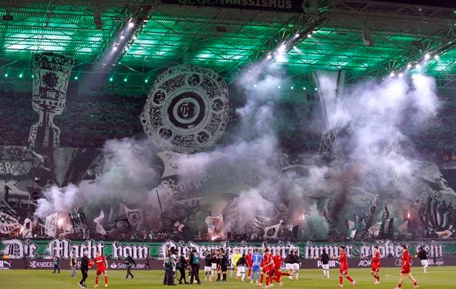 FANS Team Borussia Moenchengladbach DFL Bundesliga Season 2025 2026 Match Borussia Moenchengladbach 1 FC Koeln 3 1 on 08 11 2025 in Moenchengladbach DFL REGULATIONS PROHIBIT ANY USE OF PHOTOGRAPHS as IMAGE SEQUENCES and or QUASI VIDEO Copyright: xLacixPerenyix
