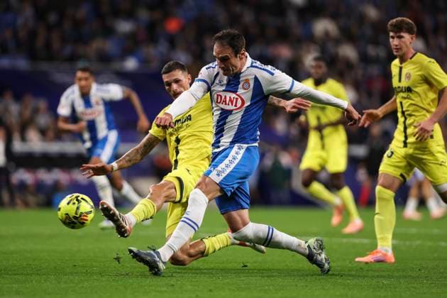 November 8, 2025, Cornella, Barcelona, SPAIN: Kike Garcia of RCD Espanyol in action during the Spanish league, La Liga EA Sports, football match played between RCD Espanyol and Villarreal CF at RCDE Stadium on November 08, 2025 in Cornella, Barcelona, Spain. Cornella SPAIN - ZUMAa181 20251108_zaa_a181_461 Copyright: xJavierxBorregox