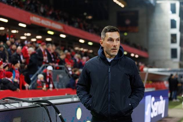 Stefan Leitl Hertha BSC Berlin , 1 FC Kaiserslautern vs Hertha BSC Berlin, Football, 2 Bundesliga, Matchday 12, Season 2025 2026, 08 11 2025 1 FC Kaiserslautern vs Hertha BSC Berlin, Football, 2 Bundesliga, Matchday 12, Season 2025 2026, 08 11 2025 Copyright: xEibner-Pressefoto AlexanderxNeisx EP_ANS