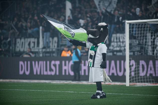 MOENCHENGLADBACH, GERMANY - 8 NOVEMBER, 2025: Juenter, official mascot - The football match of Bundesliga Borussia Moenchengladbach vs 1. FC Koeln at Borussia Park.  Copyright: xVITALIIxKLIUIEVx