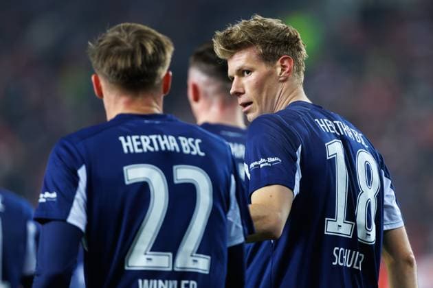 Luca Schuler Hertha BSC Berlin and Marten Winkler Hertha BSC Berlin , 1 FC Kaiserslautern vs Hertha BSC Berlin, Football, 2 Bundesliga, Matchday 12, Season 2025 2026, 08 11 2025 1 FC Kaiserslautern vs Hertha BSC Berlin, Football, 2 Bundesliga, Matchday 12, Season 2025 2026, 08 11 2025 Copyright: xEibner-Pressefoto AlexanderxNeisx EP_ANS