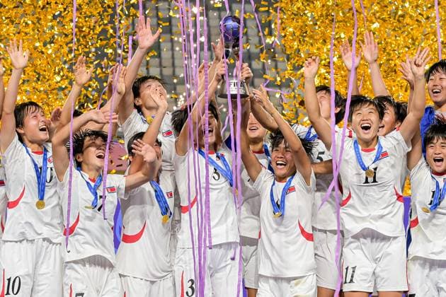 Korea DPR celebrates winning the World Cup by raising the cup the FIFA U17, U 17 Women s World Cup Morocco 2025, 1st - 2nd place match between Korea DOR and Netherlands in Rabat, Morocco, on November 8, 2025, at the Olympic Stadium  Copyright: xAndreaxAmato IPAxSportx xipa-agency.netx xx IPA_67718873 IPA_Agency_IPA67718873