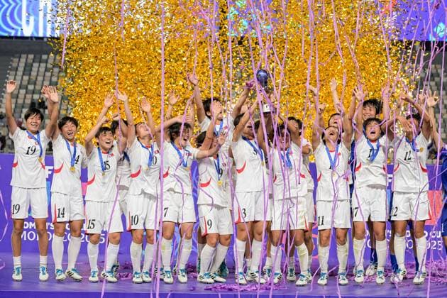 Korea DPR celebrates winning the World Cup by raising the cup the FIFA U17, U 17 Women s World Cup Morocco 2025, 1st - 2nd place match between Korea DOR and Netherlands in Rabat, Morocco, on November 8, 2025, at the Olympic Stadium  Copyright: xAndreaxAmato IPAxSportx xipa-agency.netx xx IPA_67718882 IPA_Agency_IPA67718882