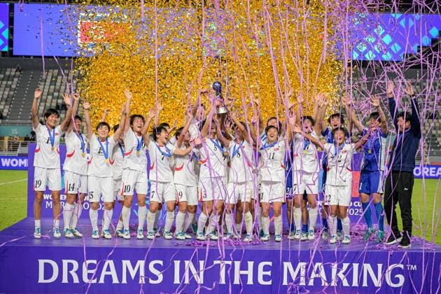 Korea DPR celebrates winning the World Cup by raising the cup the FIFA U17, U 17 Women s World Cup Morocco 2025, 1st - 2nd place match between Korea DOR and Netherlands in Rabat, Morocco, on November 8, 2025, at the Olympic Stadium  Copyright: xAndreaxAmato IPAxSportx xipa-agency.netx xx IPA_67718932 IPA_Agency_IPA67718932