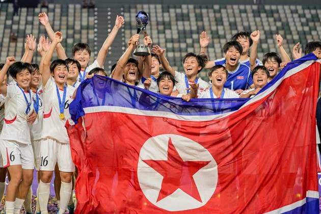 Korea DPR celebrates winning the World Cup by raising the cup the FIFA U17, U 17 Women s World Cup Morocco 2025, 1st - 2nd place match between Korea DOR and Netherlands in Rabat, Morocco, on November 8, 2025, at the Olympic Stadium  Copyright: xAndreaxAmato IPAxSportx xipa-agency.netx xx IPA_67718966 IPA_Agency_IPA67718966