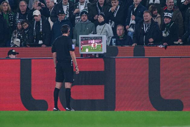 MOENCHENGLADBACH, GERMANY - 8 NOVEMBER, 2025: Deniz Aytekin, german association, football referee, VAR - The football match of Bundesliga Borussia Moenchengladbach vs 1. FC Koeln at Borussia Park.  Copyright: xVITALIIxKLIUIEVx