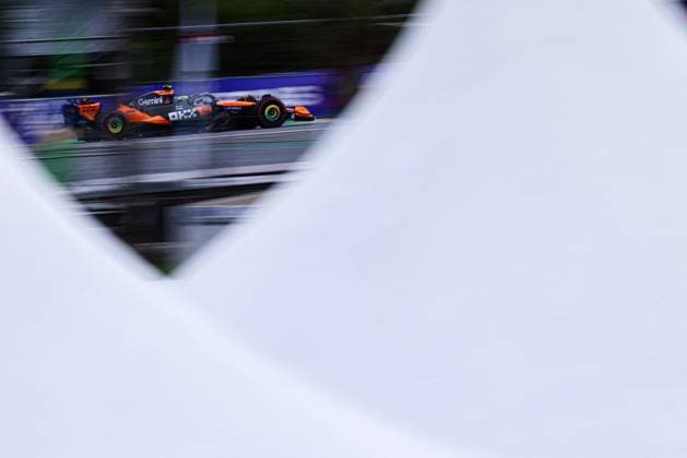 MOTORI - Formula 1 - MSC Cruises Grande Premio de Sao Paulo 2025 Lando Norris (GBR) - McLaren Formula 1 Team - McLaren MCL39 - Mercedes during the Qualify session of the Formula 1 MSC Cruises Grande Premio de Sao Paulo 2025, Sao Paulo, Brasil, Autodromo Jose Carlos Pace from November 6 to 9, 2025. Round 21 of 24 the 2025 FIA Formula One World Championship, WM, Weltmeisterschaft Sao Paulo Brazil  Copyright: xIPAxSport ABACAx