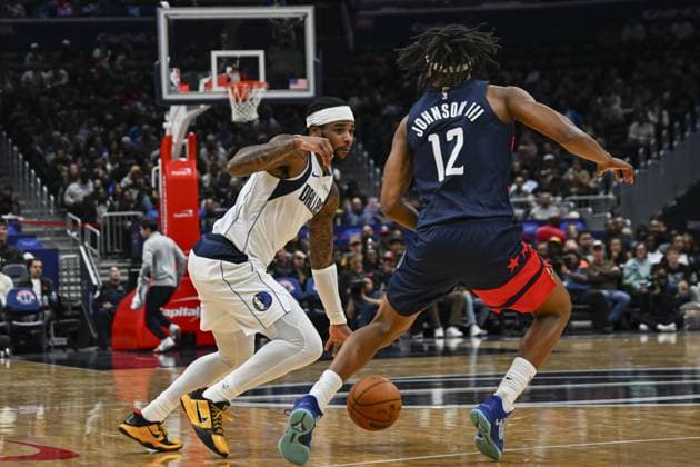 Dallas Mavericks vs Washington Wizards WASHINGTON DC, UNITED STATES - NOVEMBER 8 : Tre Johnson (12) of Washington Wizards in action during the NBA, Basketball Herren, USA basketball game between Dallas Mavericks and Washington Wizards at the Capital One Arena on November 8, 2025 in Washington DC, United States. Celal Günes Anadolu District of Columbia United States. Editorial use only. Please get in touch for any other usage.  Copyright: x2025xAnadoluxCelalxGüneÅüx