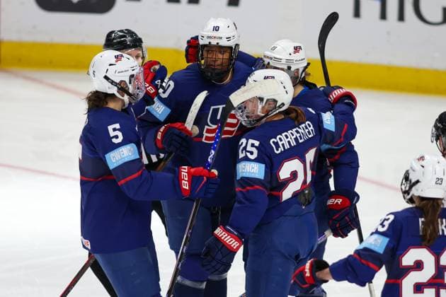 November 8th 2025: Team USA players celebrate a goal in the second period in a game against Team Canada. Team USA WomenÃ¢â‚¬â ¢s national team, Nationalteam hosted the Canadian WomenÃ¢â‚¬â ¢s National Team in a Canada USA Rivalry Series game at Key Bank Center in Buffalo, New York. ( CSM) - ZUMAc04_ 20251108_zma_c04_506 Copyright: xJonathanxTencax