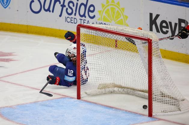 November 8th 2025: Team USA forward Kelly Pannek (12) celebrates a goal in the second period in a game against Team Canada. Team USA WomenÃ¢â‚¬â ¢s national team, Nationalteam hosted the Canadian WomenÃ¢â‚¬â ¢s National Team in a Canada USA Rivalry Series game at Key Bank Center in Buffalo, New York. ( CSM) - ZUMAc04_ 20251108_zma_c04_476 Copyright: xJonathanxTencax