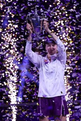 (251109) -- RIYADH, Nov. 9, 2025 -- Elena Rybakina of Kazakhstan celebrates with the trophy after winning the women s singles final match against Aryna Sabalenka of Belarus at the WTA, Tennis Damen Finals tennis tournament in Riyadh, Saudi Arabia, Nov. 8, 2025. ) (SP)SAUDI ARABIA-RIYADH-TENNIS-WTA FINALS-SINGLES FINAL WangxHaizhou 