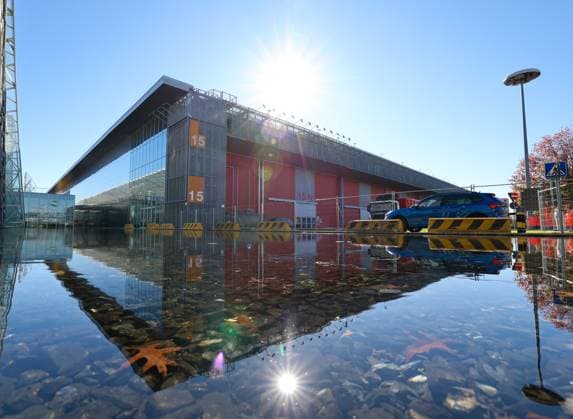 (251109) -- MILAN, Nov. 9, 2025 -- This photo taken on Nov. 3, 2025 shows the Milano Speed skating, Eisschnelllauf Stadium under renovation at Fiera Milano Rho exhibition center in Milan, Italy. The Milan-Cortina 2026 Olympic Winter games, Winterspiele,Spiele, Summer games will open on February 6, 2026 at Milan s San Siro Stadium. ) (SP)ITALY-MILAN-MILAN-CORTINA WINTER OLYMPICS-PREPARATION LixJing 