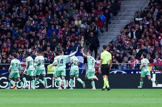 (251109) -- MADRID, Nov. 9, 2025 -- Players of Levante UD celebrate a goal during the La Liga football match between Atletico de Madrid and Levante UD in Madrid, Spain, Nov. 8, 2025. (Photo by Xinhua) (SP)SPAIN-MADRID-FOOTBALL-LA LIGA-ATLETICO DE MADRID VS LEVANTE GustavoxValiente 
