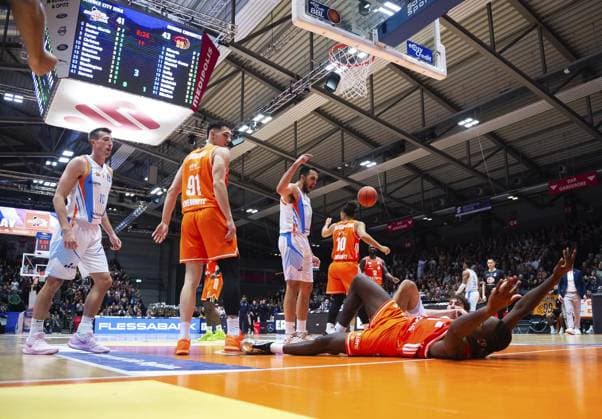 BASKETBALL EASYCREDIT BBL 7 GAME DAY SCIENCE CITY JENA NINERS CHEMNITZ FOR EDITORIAL PURPOSES ONLY p 08 11 2025 Jena Basketball easyCredit BBL 1 Basketball Bundesliga Season 2025 2026 7 Matchday Sparkassen Arena Science City Jena NINERS Chemnitz in photo Alexander James Herrera 41 Science City Jena Germany Thueringen Jena Copyright SaschaxFromm Copyright: SaschaxFromm doc836m95szdzp509pzo62 ,EDITORIAL USE ONLY Copyright: SaschaxFromm