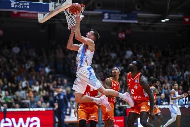 BASKETBALL EASYCREDIT BBL 7 GAME DAY SCIENCE CITY JENA NINERS CHEMNITZ FOR EDITORIAL PURPOSES ONLY p 08 11 2025 Jena Basketball easyCredit BBL 1 Basketball Bundesliga Saison 2025 2026 7 Spieltag Sparkassen Arena Science City Jena NINERS Chemnitz im Foto Joe Wieskamp 10 Science City Jena Germany Thueringen Jena Copyright SaschaxFromm Copyright: SaschaxFromm doc836majbxtc11kfsq1l96 ,EDITORIAL USE ONLY Copyright: SaschaxFromm