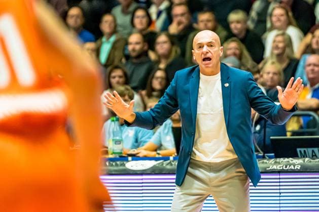 Jena, Germany 08 November 2025 1 BBL 2025 2026 Science City Jena vs Niners Chemnitz In the picture Head Coach Rodrigo Pastore 99 Copyright: xFotostandx xNachtigallx