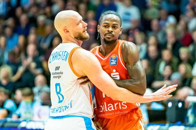 Jena, Germany 08 November 2025 1 BBL 2025 2026 Science City Jena vs Niners Chemnitz Pictured from left Robin Christen Jena and Ty Brewer 99 Copyright: xFotostandx xNachtigallx