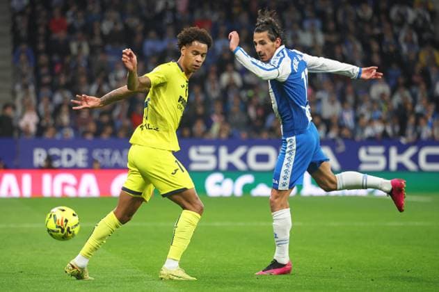 RCD Espanyol de Barcelona v Villarreal CF - LaLiga EA Sports Tajon Buchanan and Pere Milla play during the match between RCD Espanyol and Villarreal CF, corresponding to week 12 of LaLiga EA Sports, at the RCDE Stadium in Barcelona, Spain, on November 8, 2025. Barcelona Barcelona Spain  Copyright: xUrbanandsportx originalFilename:urbanandsport-rcdespan251108_npsyS.jpg