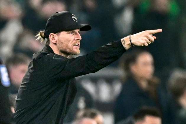 Eugen Polanski Moenchengladbach gesture gestures gestures facial expressions strong facial expression emotion 08 11 2025 Soccer Borussia Moenchengladbach vs 1 FC Koeln, Borussia Park, Moenchengladbach, DFB DFL REGULATIONS PROHIBIT ANY USE OF PHOTOGRAPHS AS IMAGE SEQUENCES AND OR QUASI VIDEO Copyright: xpepphotox xHorstxMauelshagenx pep00321, pep_20251108_hm_196876