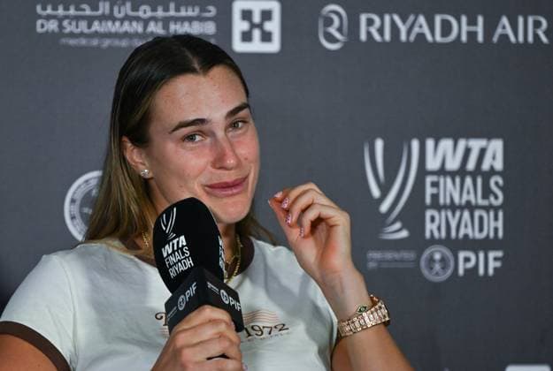 WTA, Tennis Damen Finals 2025 - Final Singles RIYADH, SAUDI ARABIA NOVEMBER 8, 2025: Runner-up Aryna Sabalenka speaks to the media after losing the singles final to Elena Rybakina of Kazakhstan at the 2025 WTA Finals, part of the Hologic WTA Tour, at King Saud University Indoor Arena in Riyadh, Saudi Arabia, on November 8, 2025. Riyadh Saudi Arabia  Copyright: xSTRx originalFilename:str-wtafinal251108_npxzT.jpg