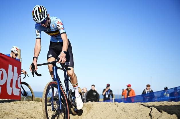 Belgian Giel Lejeune pictured in action during the junior men race at the UEC Cyclocross European Championships, Sunday 09 November 2025, in Middelkerke. JASPERxJACOBS  x140390719x