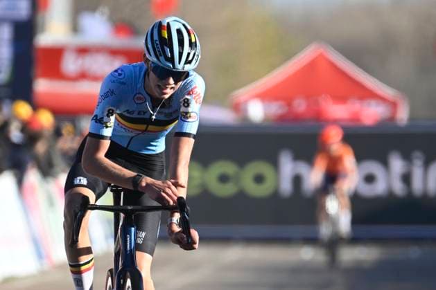 2025 UEC Cyclo-Cross EC - Men Juniors MIDDELKERKE, BELGIUM - NOVEMBER 09 : Lejeune Giel (BEL) coming in third during the 2025 UEC Cyclo-Cross European Championships for Men Juniors on November 09, 2025 in Middelkerke, Belgium, 09 11 2025 Middelkerke Belgium  Copyright: xNicoxVereeckenx