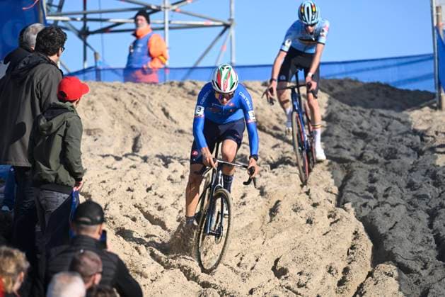 2025 UEC Cyclo-Cross EC - Men Juniors MIDDELKERKE, BELGIUM - NOVEMBER 09 : Pezzo Rosola Patrik (ITA) in action during the 2025 UEC Cyclo-Cross European Championships for Men Juniors on November 09, 2025 in Middelkerke, Belgium, 09 11 2025 Middelkerke Belgium  Copyright: xNicoxVereeckenx