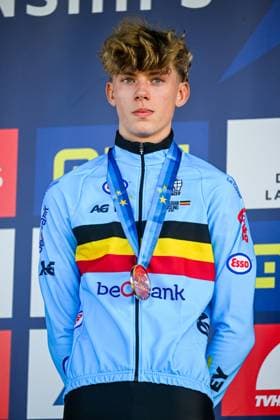 2025 UEC Cyclo-Cross EC - Men Juniors MIDDELKERKE, BELGIUM - NOVEMBER 09 : Lejeune Giel (BEL) on the podium third place during the 2025 UEC Cyclo-Cross European Championships for Men Juniors on November 09, 2025 in Middelkerke, Belgium, 09 11 2025 Middelkerke Belgium  Copyright: xNicoxVereeckenx