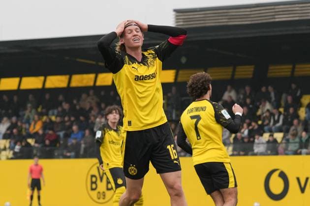 Sunday, 09 11 2025 Season 2025 2026 Round of 16 DFB Cup for Juniors at BVB Fußballpark Hohenbuschei, Dortmund, Germany BV Borussia Dortmund U19 VfL Bochum U19 Luke Fahrenhorst BVB