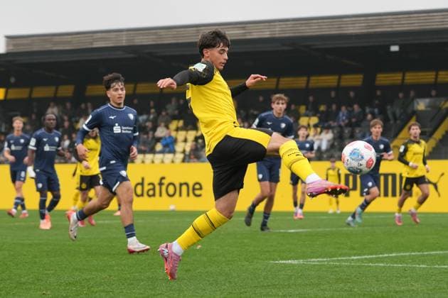 Sunday, 09 11 2025 Season 2025 2026 Round of 16 DFB Cup for Juniors at BVB Fußballpark Hohenbuschei, Dortmund, Germany BV Borussia Dortmund U19 VfL Bochum U19 Ahmad Najdi BVB