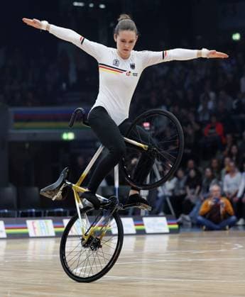 BAU 09 11 2025 Göppingen Artistic Cycling UCI Indoor Cycling World Championships 2025, Single Woman Qualification, f l Veronika Koch GER