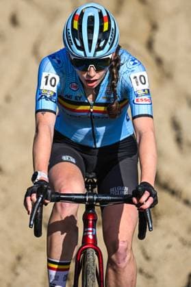2025 UEC Cyclo-Cross EC - Women U23 MIDDELKERKE, BELGIUM - NOVEMBER 09 : De Schoesitter Shanyl (BEL) in action during the 2025 UEC Cyclo-Cross European Championships for Women U23 on November 09, 2025 in Middelkerke, Belgium, 09 11 2025 Middelkerke Belgium  Copyright: xNicoxVereeckenx