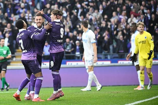 RSC Anderlecht v Club Brugge - Jupiler Pro League ANDERLECHT, BELGIUM - NOVEMBER 09 : Cvetkovic Mihajlo forward of RSC Anderlecht celebrates scoring a goal with Hazard Thorgan midfielder of RSC Anderlecht during the Jupiler Pro League match between RSC Anderlecht and Club Brugge on November 9, 2025 in Anderlecht, Belgium, 09 11 2025 Anderlecht Belgium  Copyright: xPeterxDexVoechtx