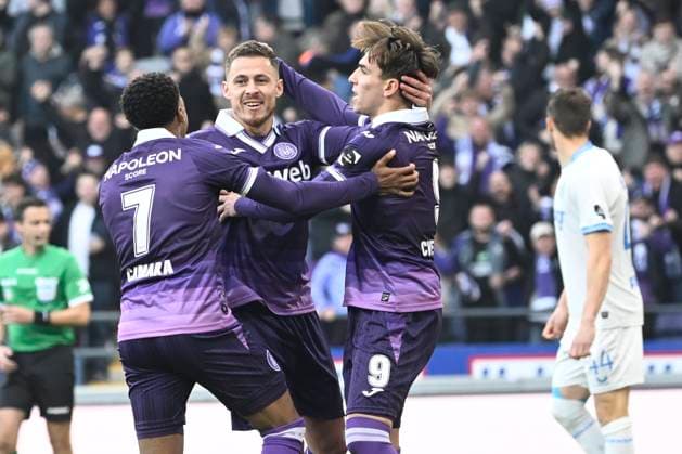 RSC Anderlecht v Club Brugge - Jupiler Pro League ANDERLECHT, BELGIUM - NOVEMBER 09 : Cvetkovic Mihajlo forward of RSC Anderlecht celebrates scoring a goal with Hazard Thorgan midfielder of RSC Anderlecht during the Jupiler Pro League match between RSC Anderlecht and Club Brugge on November 9, 2025 in Anderlecht, Belgium, 09 11 2025 Anderlecht Belgium  Copyright: xPeterxDexVoechtx