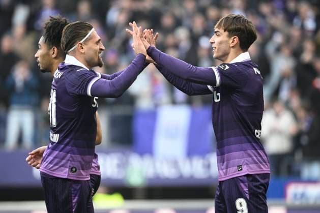 RSC Anderlecht v Club Brugge - Jupiler Pro League ANDERLECHT, BELGIUM - NOVEMBER 09 : Cvetkovic Mihajlo forward of RSC Anderlecht celebrates scoring a goal with Bertaccini Adriano forward of RSC Anderlecht during the Jupiler Pro League match between RSC Anderlecht and Club Brugge on November 9, 2025 in Anderlecht, Belgium, 09 11 2025 Anderlecht Belgium  Copyright: xPeterxDexVoechtx