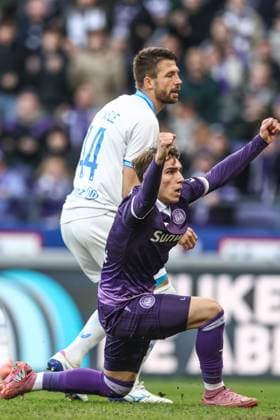 Club s Brandon Mechele and Anderlecht s Mihajlo Cvetkovic pictured during a soccer match between RSC Anderlecht and Club Brugge, Sunday 09 November 2025 in Anderlecht, on day 14 of the 2025-2026 Jupiler Pro League first division of the Belgian championship. BRUNOxFAHY  x140407708x