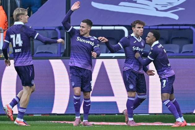 251109 RSC Anderlecht vs Club Brugge Thorgan Hazard (11) of Anderlecht celebrates with Nathan De Cat (74) of Anderlecht, Mihajlo Cvetkovic (9) of Anderlecht and Ilay Camara (7) of Anderlecht after scoring the 1-0 goal during the Jupiler Pro League season 2025 - 2026 matchday 14 game between RSC Anderlecht and Club Brugge KV on November 9 , 2025 in Anderlecht, Belgium. (Photo by David Catry Isosport) Anderlecht Belgium  Copyright: xDavidxCatryx 20251109DC2_3919