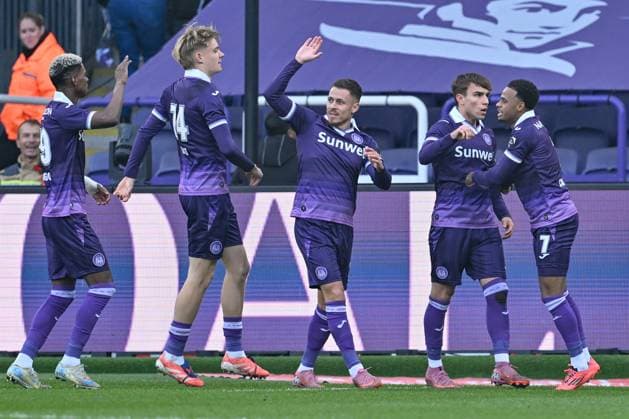 251109 RSC Anderlecht vs Club Brugge Thorgan Hazard (11) of Anderlecht celebrates with Nathan De Cat (74) of Anderlecht, Mihajlo Cvetkovic (9) of Anderlecht and Ilay Camara (7) of Anderlecht after scoring the 1-0 goal during the Jupiler Pro League season 2025 - 2026 matchday 14 game between RSC Anderlecht and Club Brugge KV on November 9 , 2025 in Anderlecht, Belgium. (Photo by David Catry Isosport) Anderlecht Belgium  Copyright: xDavidxCatryx 20251109DC2_3923